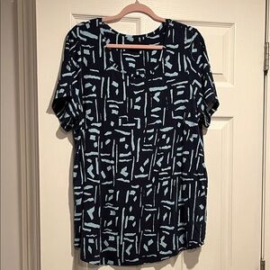 Women's Navy & Light Blue Tunic Short Sleeve Top